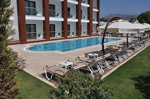 Hotel Turiya Тургутрейс 4*,